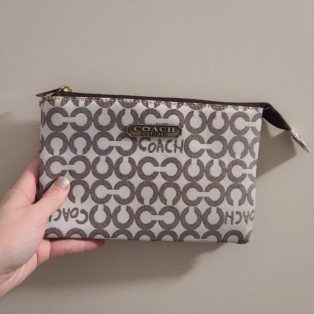 Vintage Coach Clutch Purse/Wallet ๐ - Picture 1 of 9